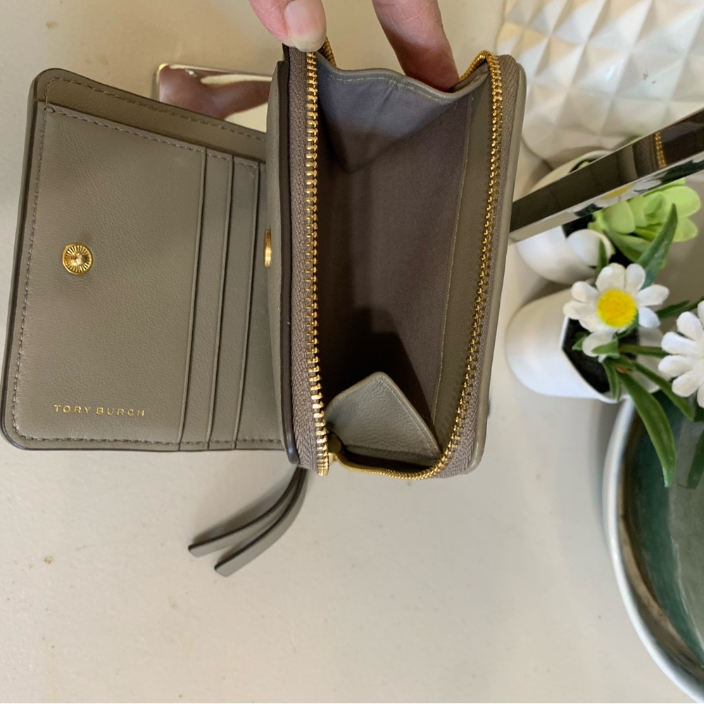 Tory Burch Quilted Leather Mini Wallet in Light Taupe with Gold Logo - Picture 9 of 13